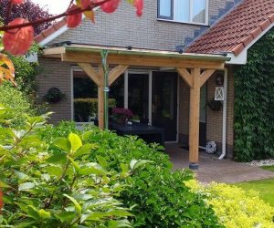 Houd de zomer vast met een houten veranda